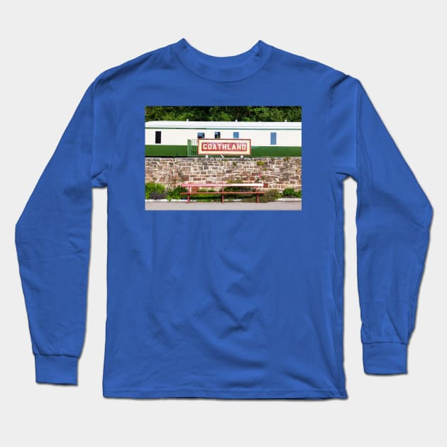 Goathland Railway Station, Yorkshire, UK Long Sleeve T-Shirt by tommysphotos